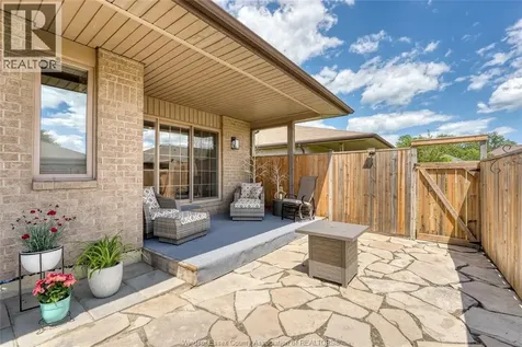 11095 Sturgeon Street Windsor ON N8P 1M4