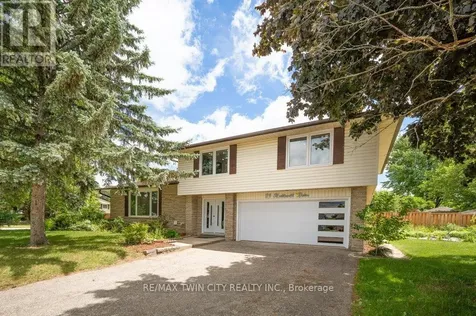 21 Halliwell Drive Kitchener ON N2B 2M5