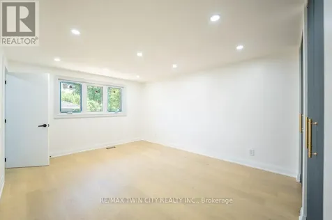 21 Halliwell Drive Kitchener ON N2B 2M5
