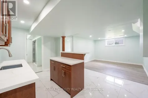 21 Halliwell Drive Kitchener ON N2B 2M5
