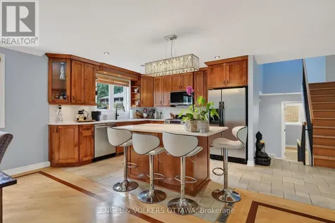 1 Blueridge Court Ottawa ON K2J 2J3