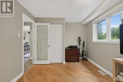 1 Blueridge Court Ottawa ON K2J 2J3