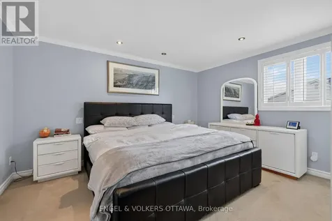 1 Blueridge Court Ottawa ON K2J 2J3
