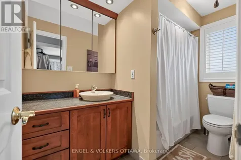 1 Blueridge Court Ottawa ON K2J 2J3