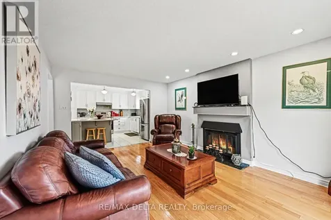 1462 Laurin Crescent Ottawa ON K1E 3G7