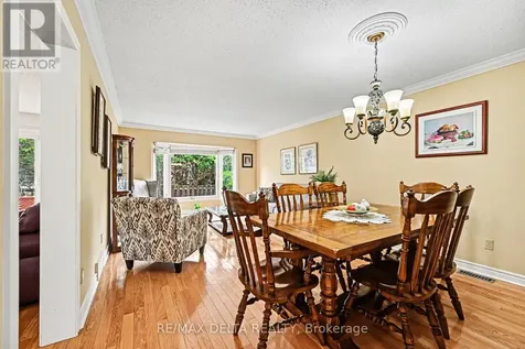 1462 Laurin Crescent Ottawa ON K1E 3G7