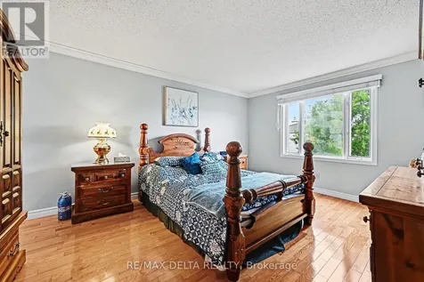 1462 Laurin Crescent Ottawa ON K1E 3G7