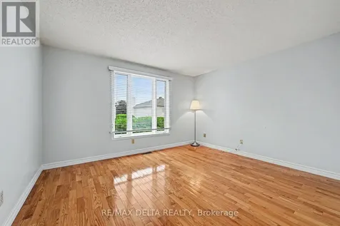 1462 Laurin Crescent Ottawa ON K1E 3G7