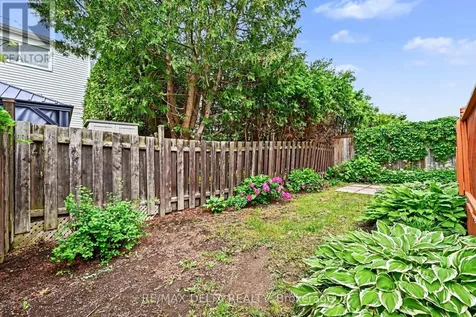 1462 Laurin Crescent Ottawa ON K1E 3G7