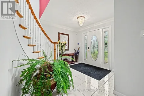 1462 Laurin Crescent Ottawa ON K1E 3G7