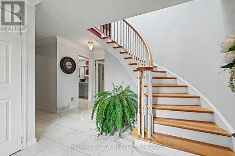 1462 Laurin Crescent Ottawa ON K1E 3G7