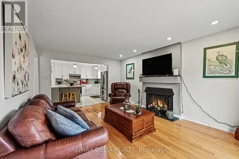 1462 Laurin Crescent Ottawa ON K1E 3G7