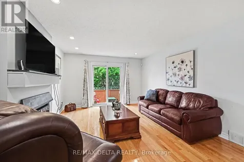 1462 Laurin Crescent Ottawa ON K1E 3G7