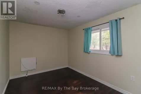 54 Homewood Avenue Wasaga Beach ON L9Z 2M2