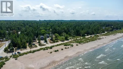 54 Homewood Avenue Wasaga Beach ON L9Z 2M2