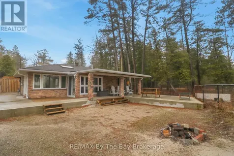 54 Homewood Avenue Wasaga Beach ON L9Z 2M2