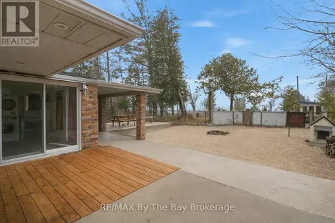 54 Homewood Avenue Wasaga Beach ON L9Z 2M2