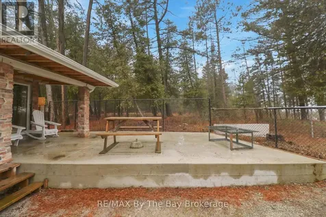 54 Homewood Avenue Wasaga Beach ON L9Z 2M2