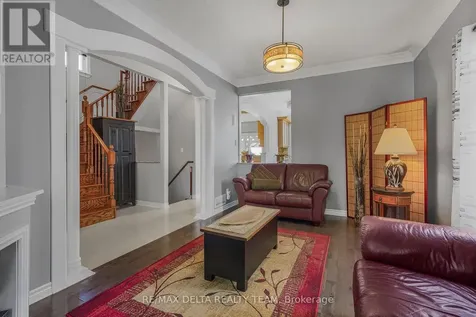 2040 Sunland Drive Ottawa ON K4A 3K8