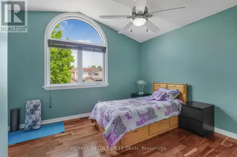 2040 Sunland Drive Ottawa ON K4A 3K8