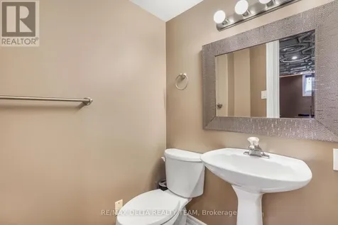 2040 Sunland Drive Ottawa ON K4A 3K8