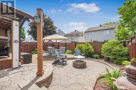 2040 Sunland Drive Ottawa ON K4A 3K8