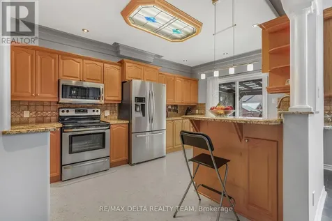 2040 Sunland Drive Ottawa ON K4A 3K8
