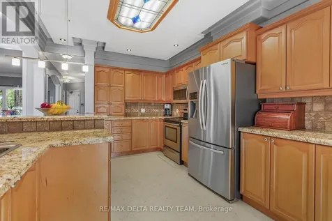 2040 Sunland Drive Ottawa ON K4A 3K8