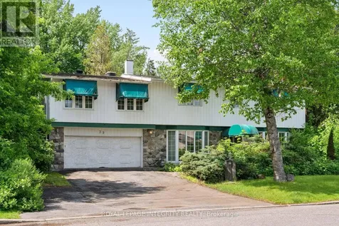 39 Mohawk Crescent Ottawa ON K2H 7G7