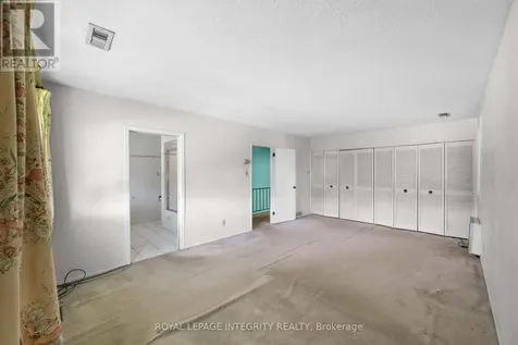 39 Mohawk Crescent Ottawa ON K2H 7G7
