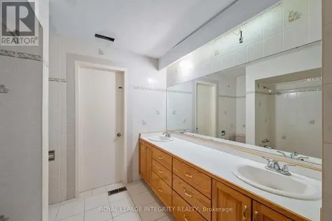 39 Mohawk Crescent Ottawa ON K2H 7G7