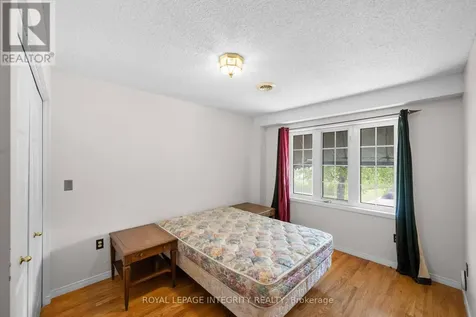 39 Mohawk Crescent Ottawa ON K2H 7G7