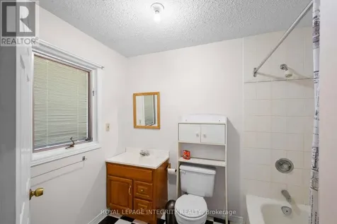 39 Mohawk Crescent Ottawa ON K2H 7G7