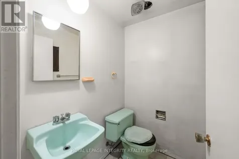 39 Mohawk Crescent Ottawa ON K2H 7G7