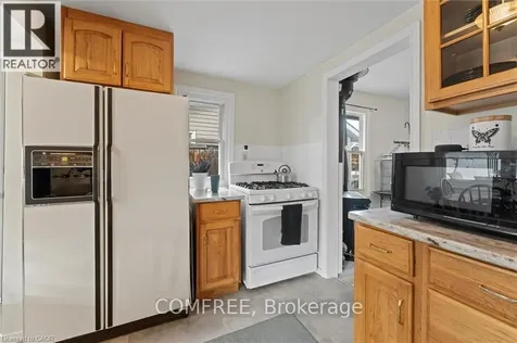 1743 St Luke Road Windsor ON N8Y 3N7