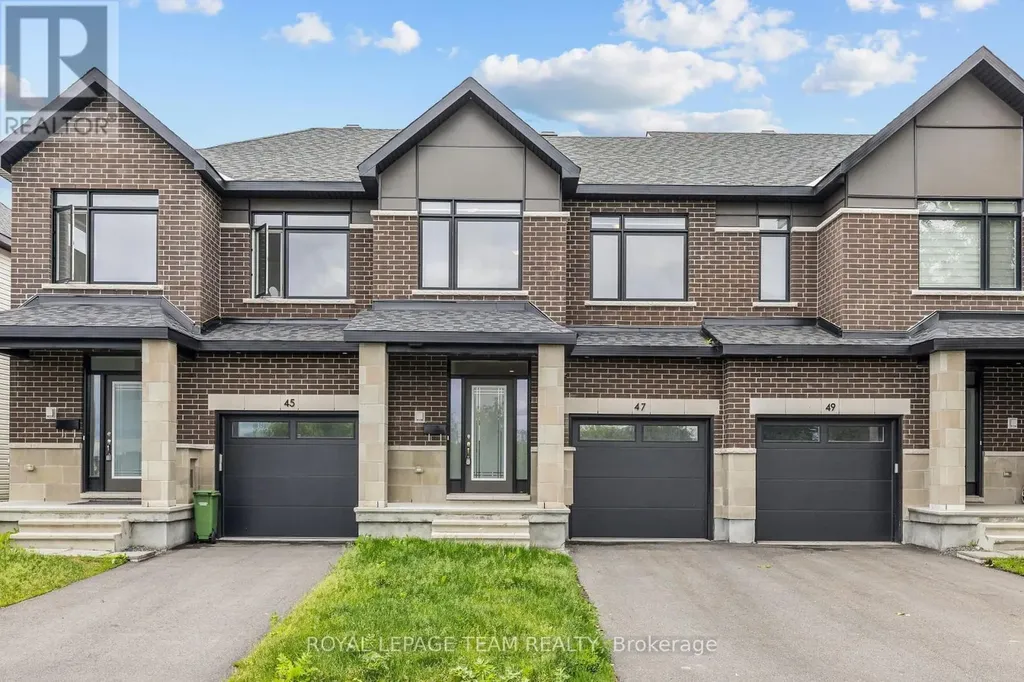 47 Moosonee Crescent Ottawa ON K4M 0M1