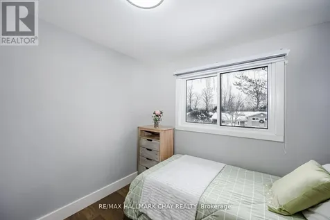 17 Walker Avenue Orillia ON L3V 6G8