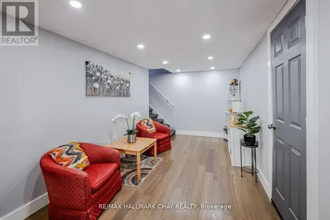 17 Walker Avenue Orillia ON L3V 6G8