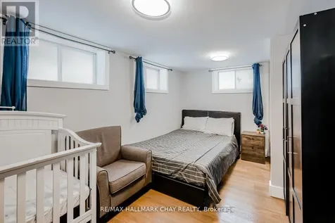 17 Walker Avenue Orillia ON L3V 6G8