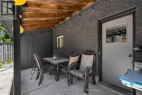 17 Walker Avenue Orillia ON L3V 6G8
