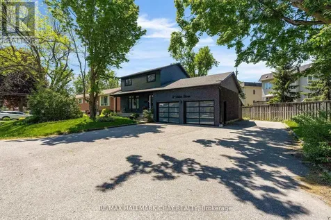 17 Walker Avenue Orillia ON L3V 6G8