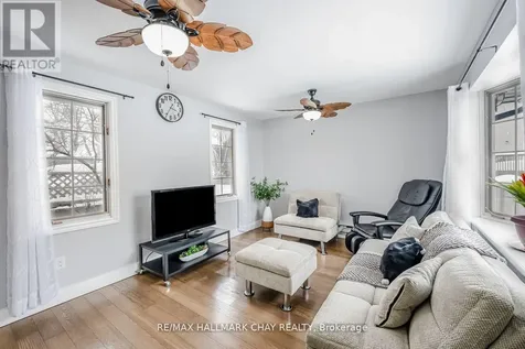 17 Walker Avenue Orillia ON L3V 6G8