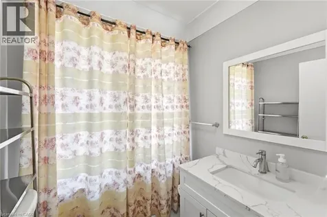 6447 Burdette Drive Niagara Falls ON L2E 5H4