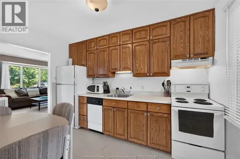 1677 Norman Road Windsor ON N8Y 4N6