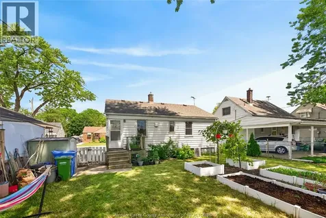 1677 Norman Road Windsor ON N8Y 4N6