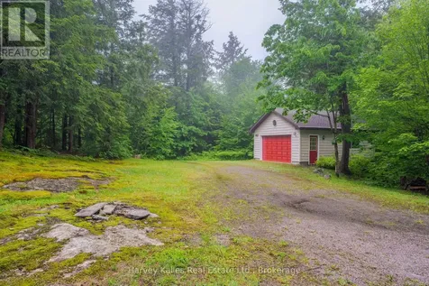 7 Baby Lake Road Seguin ON P2A 2W8
