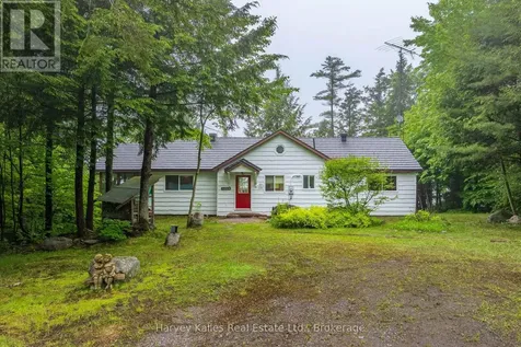 7 Baby Lake Road Seguin ON P2A 2W8