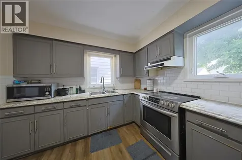 196 Brock Street North Sarnia ON N7T 5Z3