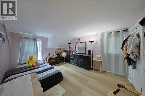 196 Brock Street North Sarnia ON N7T 5Z3