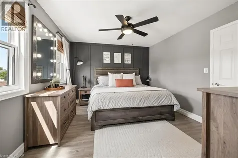 16 White Sands Court Kitchener ON N2E 3S4